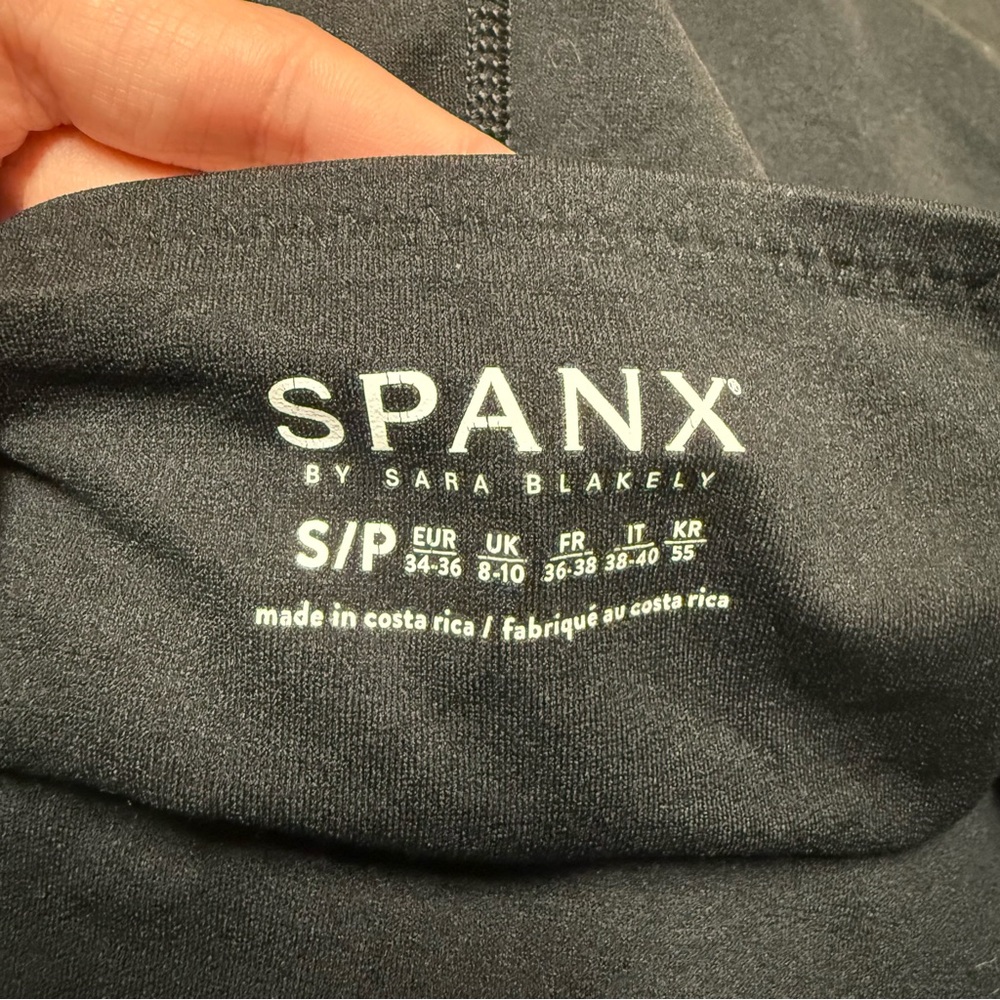 Spanx Tummy Shaping Cropped Compression Leggings - image 4